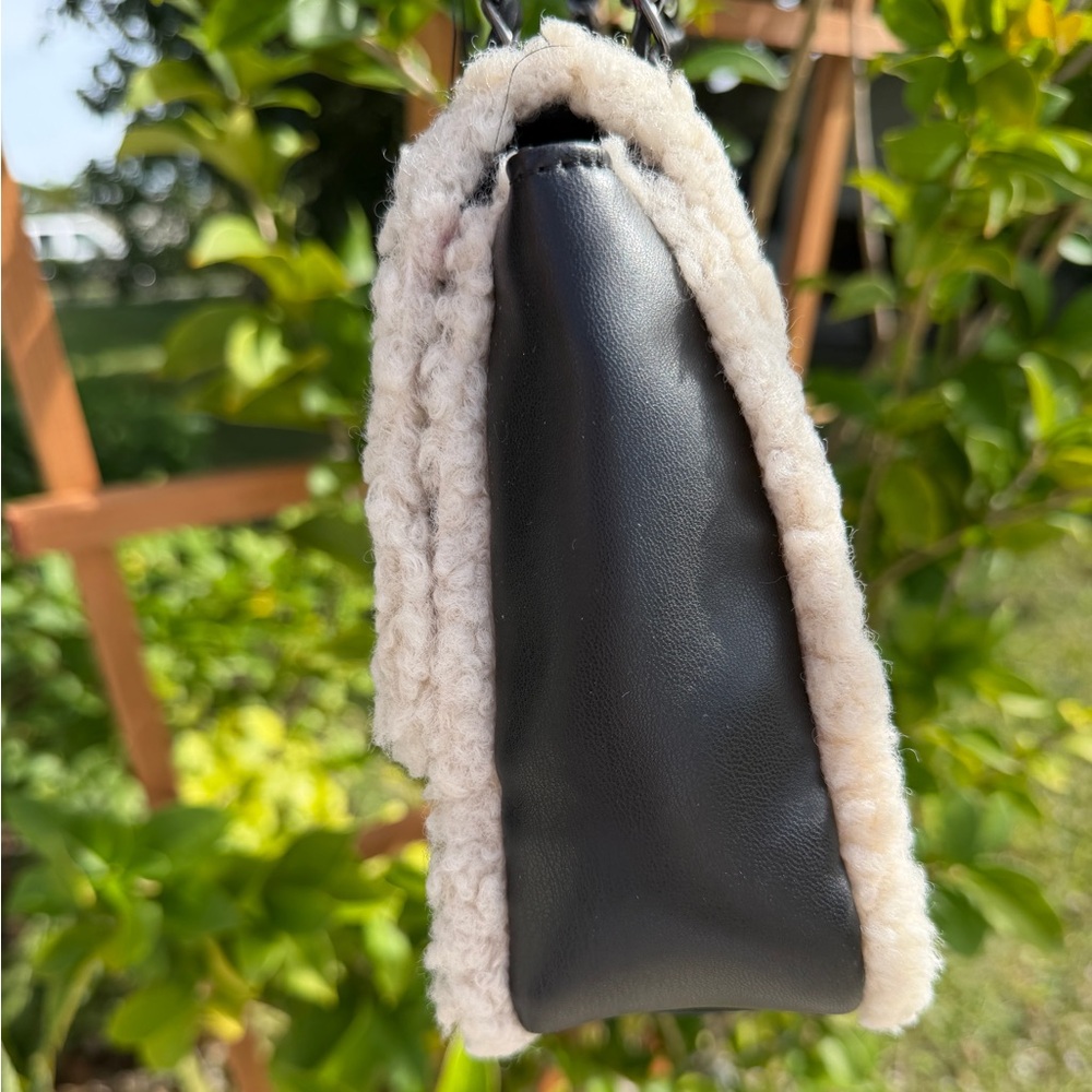 GILDA PARIS Black Quilted Shoulder Bag with Cream Trim - Picture 8 of 10